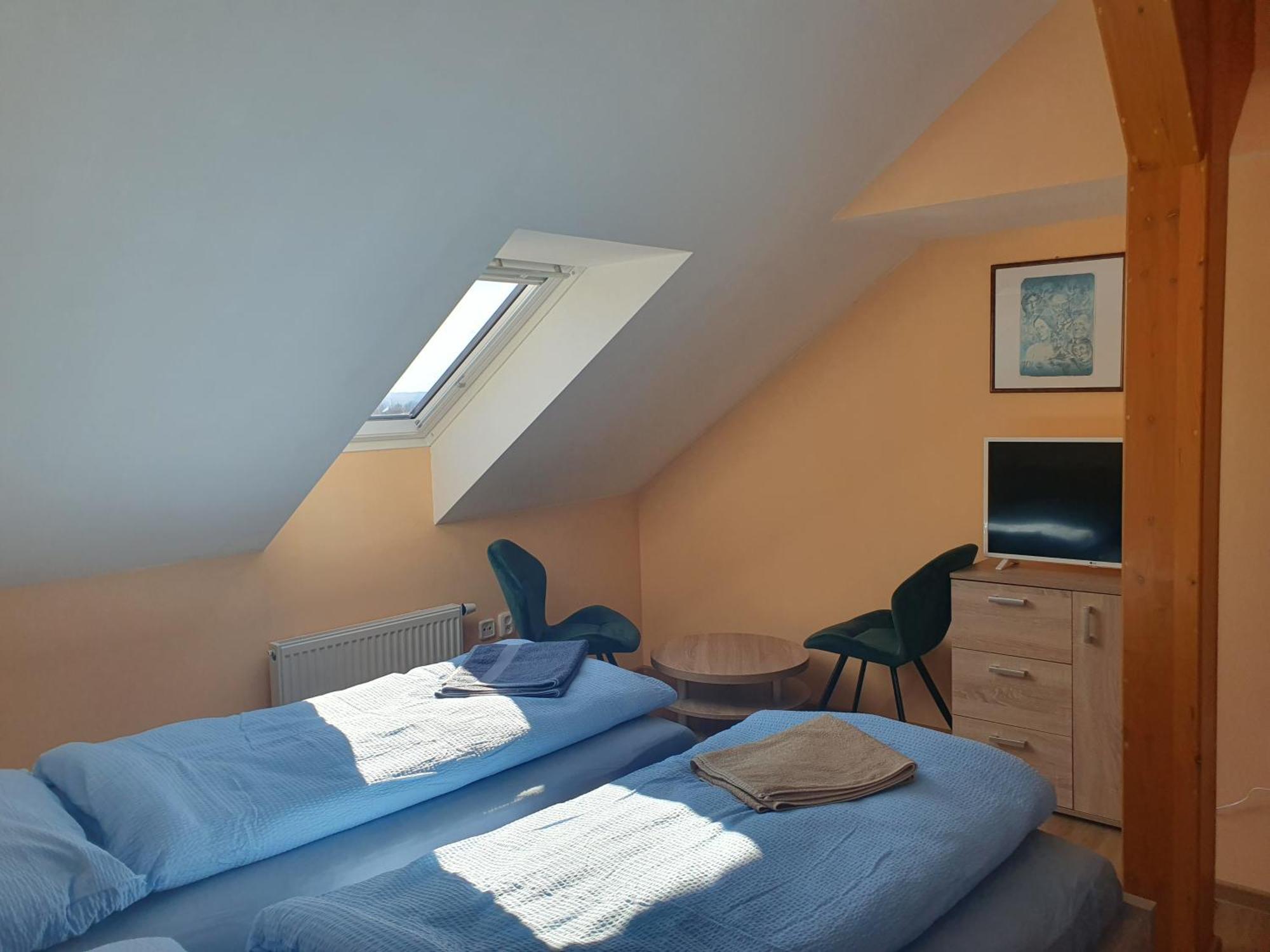 Pension Zeleny Strom Mikulov Exterior photo